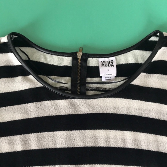 Cute Vero Moda striped top with gold zipper - Picture 4 of 7